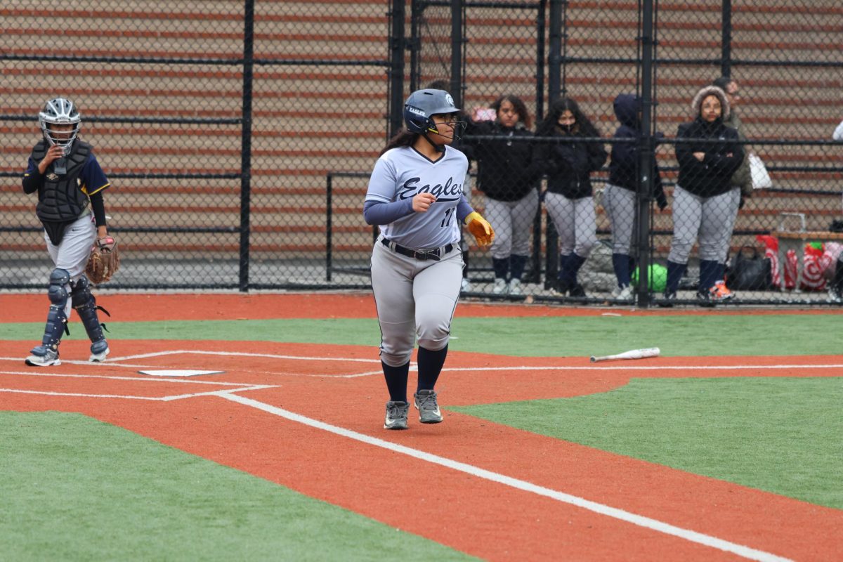 Amy Jade Chavez (Class of 2028) rounds the bases.